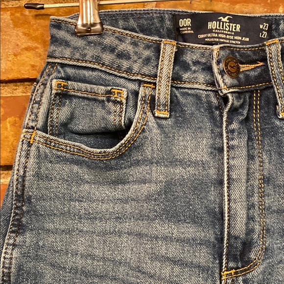 Hollister High Rise Blue Distressed Jeans - Picture 3 of 10